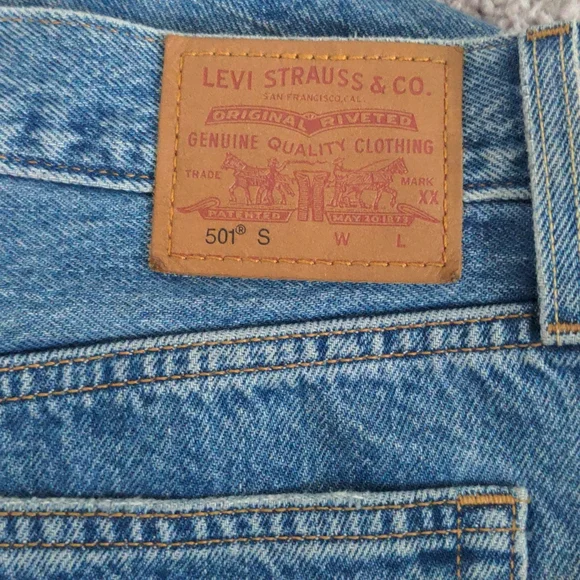 Levi's 501 distressed jeans 28x28 - Picture 3 of 9